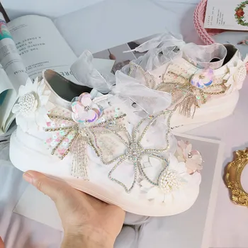 2022 Bayan Yuvarlak Ayak Rhinestones 3D Kelebek Çiçekler Sneakers Lace Up Platformu rahat ayakkabılar DIY X-mas Hediye Kızlar Yeni 2022