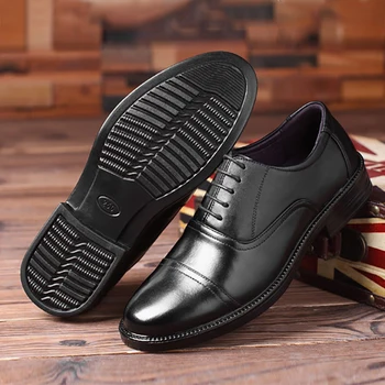 Erkek ayakkabısı Deri Lüks Marka Resmi Ayakkabı Erkekler İtalyan Moda Erkek Ofis Ayakkabı deri sneakers erkek Deri Düğün Ayakkabı